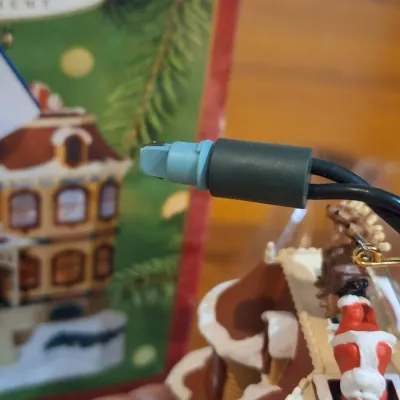 Hallmark Keepsake “Up on the Housetop” Victorian House Christmas Ornament – Light Motion & Sound
