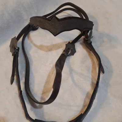 Vintage Western Leather Horse Headstall Bridle with Engraved Metal Browband Conchos & Buckles – No Bit
