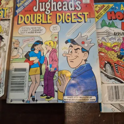 Archie Comics Digest Lot – Jughead’s Double Digest No. 65, Archie’s Double Digest No. 116 & Archie’s Holiday Fun No. 2