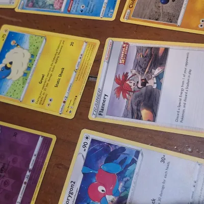 Pokémon Trading Card Lot – 17 Assorted Pokémon, Trainer & Energy Cards
