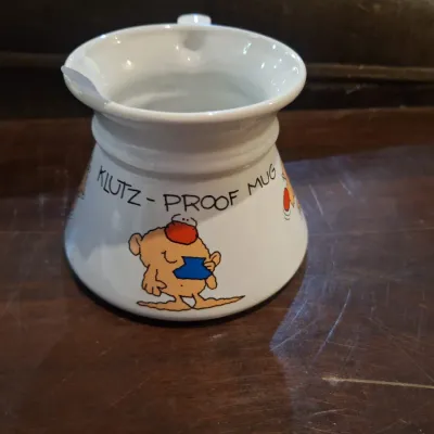 Russ Berrie “Klutz-Proof Mug” Comic Character Ceramic Coffee Mug – Novelty Wide Base Design