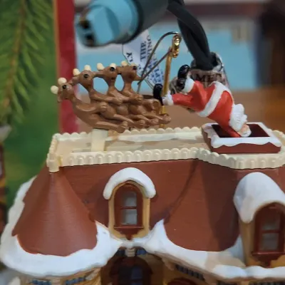Hallmark Keepsake “Up on the Housetop” Victorian House Christmas Ornament – Light Motion & Sound