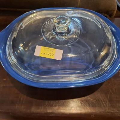 Anchor Hocking 2 Qt Blue Glass Casserole Baking Dish with Lid Microwave & Oven Safe