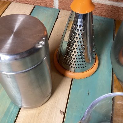 Large Stainless Steel Stockpot with Kitchen Accessories