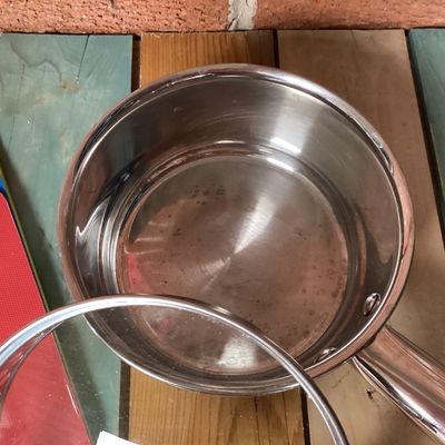 Stainless Steel Saucepan with Lid & Viovia Gripping Cutting Mats Set of 4