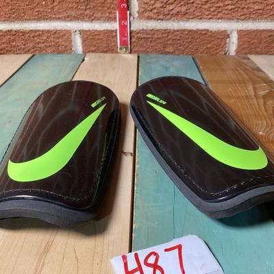 Nike Mercurial Slip-In Soccer Shin Guards - Size Medium