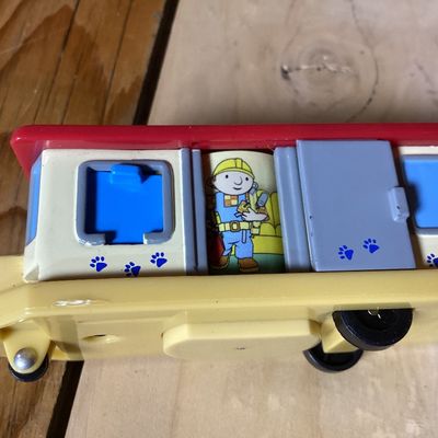 Vintage Bob the Builder Mobile Home Toy & Safari Ltd Train Cars