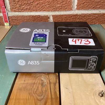 GE A835 8.0 Megapixel Digital Camera with Box and Accessories