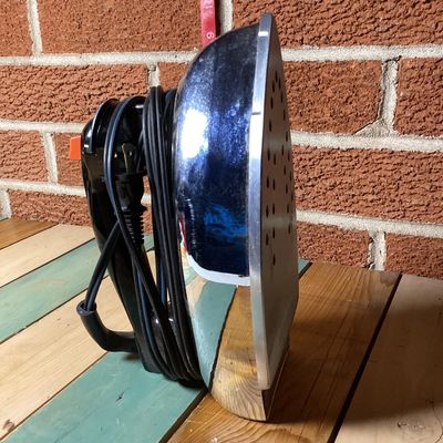 Vintage Black & Decker Classic Steam Iron
