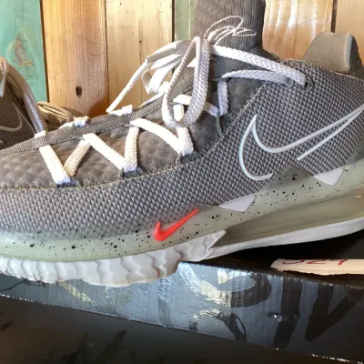 Nike LeBron XVII Low 'Particle Grey' Basketball Shoes - Men's Size 11