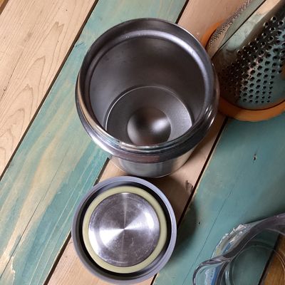 Large Stainless Steel Stockpot with Kitchen Accessories