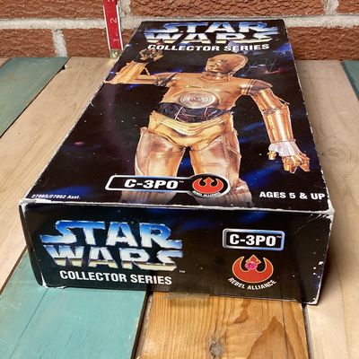 Vintage 1997 Kenner Star Wars Collector Series C-3PO 12" Action Figure