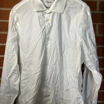Tommy Hilfiger Red Polo Shirt XXL & Goodfellow & Co White Slim Fit Dress Shirt XXL – Men’s Clothing Lot