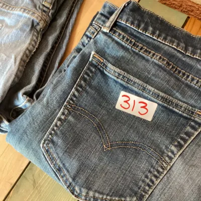 Two Pairs of Levi's 514 Straight Fit Jeans - Size 36x32