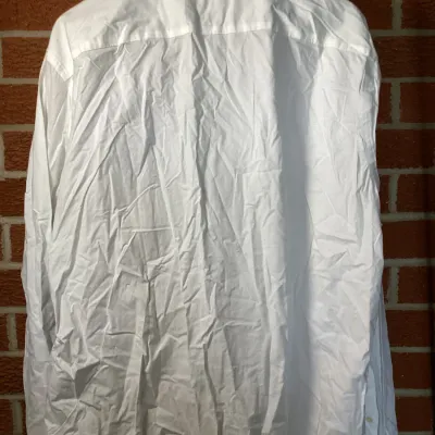 Tommy Hilfiger Red Polo Shirt XXL & Goodfellow & Co White Slim Fit Dress Shirt XXL – Men’s Clothing Lot