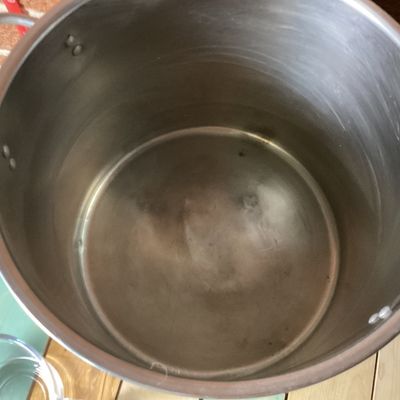 Large Stainless Steel Stockpot with Kitchen Accessories