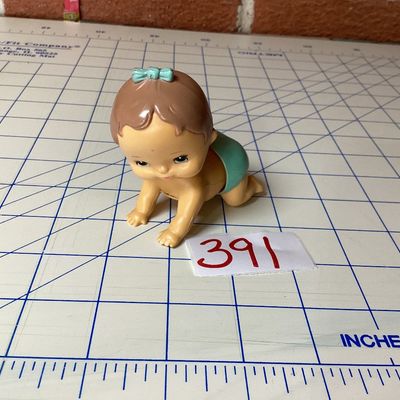 Vintage 1977 Tomy Wind-Up Crawling Baby Toy