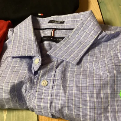 Lot 309 – Men’s Designer Clothing Lot – Tommy Hilfiger XL V-Neck Sweater & Dress Shirt + Polo Ralph Lauren XL V-Neck T-Shirt