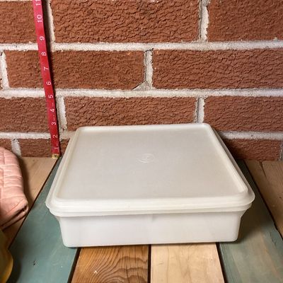 Vintage Bundt Pan, Tupperware Cake Taker & Kitchen Linens Lot