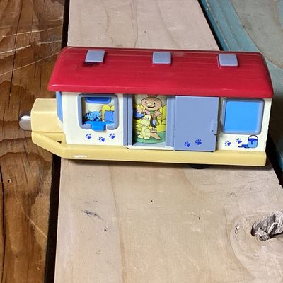 Vintage Bob the Builder Mobile Home Toy & Safari Ltd Train Cars