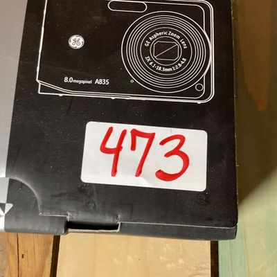 GE A835 8.0 Megapixel Digital Camera with Box and Accessories