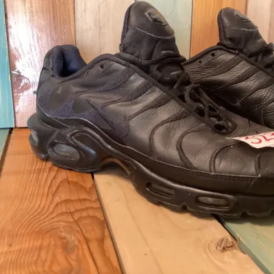 Nike Air Max Plus TN Triple Black Leather Sneakers - Men's Size 11