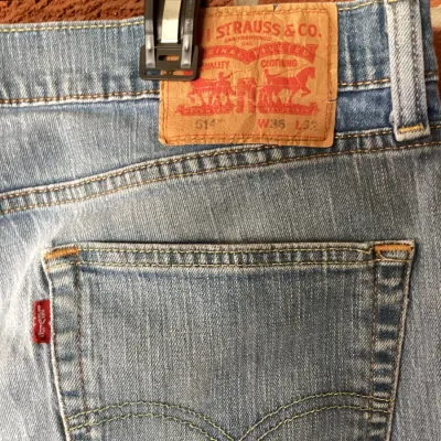Two Pairs of Levi's 514 Straight Fit Jeans - Size 36x32