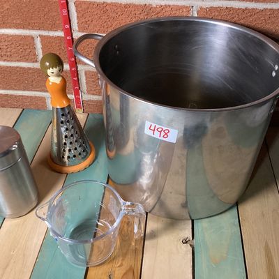 Large Stainless Steel Stockpot with Kitchen Accessories