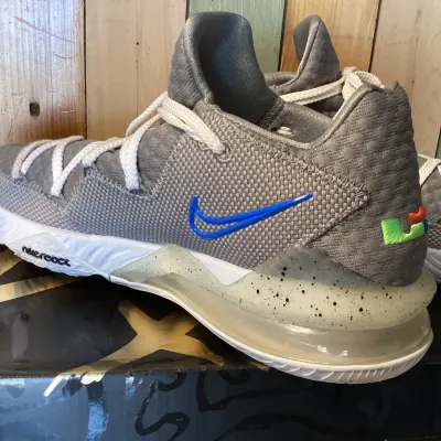 Nike LeBron XVII Low 'Particle Grey' Basketball Shoes - Men's Size 11