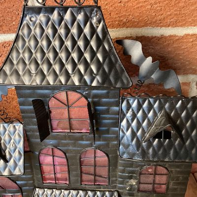 Yankee Candle Co. Metal Haunted House Tea Light Holder