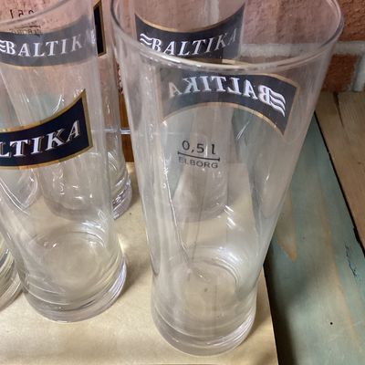 Baltika Beer Glassware Set with Wooden Display Tray - 10 Pieces