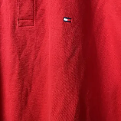 Tommy Hilfiger Red Polo Shirt XXL & Goodfellow & Co White Slim Fit Dress Shirt XXL – Men’s Clothing Lot