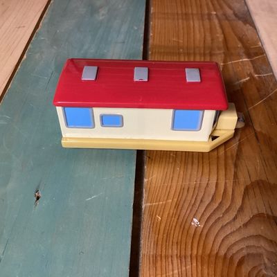 Vintage Bob the Builder Mobile Home Toy & Safari Ltd Train Cars