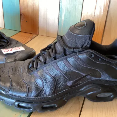 Nike Air Max Plus TN Triple Black Leather Sneakers - Men's Size 11