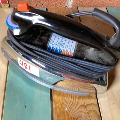 Vintage Black & Decker Classic Steam Iron