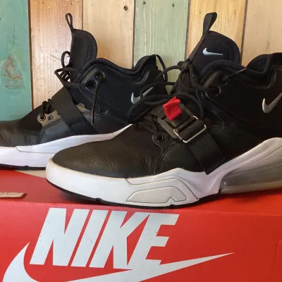 Nike Air Force 270 Black Metallic Silver Sneakers - Men's Size 11