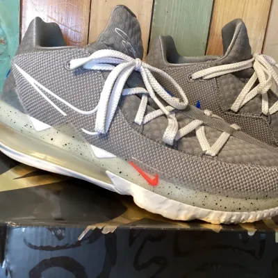 Nike LeBron XVII Low 'Particle Grey' Basketball Shoes - Men's Size 11