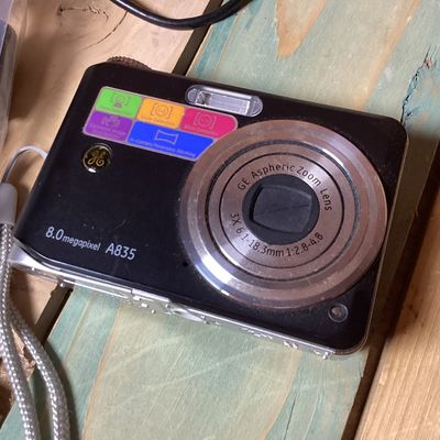 GE A835 8.0 Megapixel Digital Camera with Box and Accessories