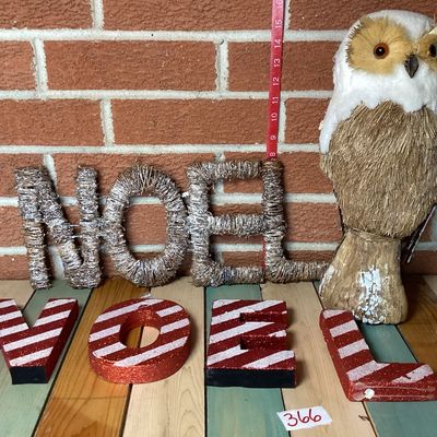 Christmas Decor Lot: NOEL Signs & Straw Owl Figurine