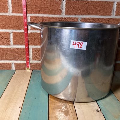 Large Stainless Steel Stockpot with Kitchen Accessories