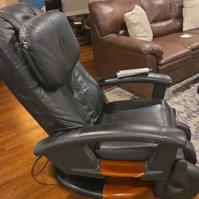 Black Leather Human Touch Massage Chair
