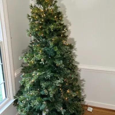 7’ Christmas Tree W/ Patchwork-Style Quilted Tree Skirt 