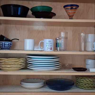 Sale Photo Thumbnail #377: Assorted Household Kitchenware and Tableware Collection