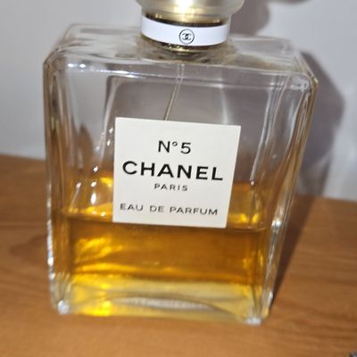 Sale Photo Thumbnail #230: Chanel No. 5 Eau de Parfum 100ml