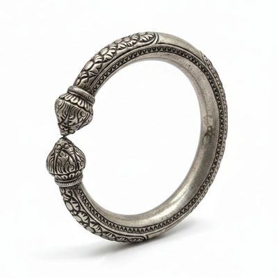 Sale Photo Thumbnail #75: Vintage Indian Sterling Silver Gokhru Bangle