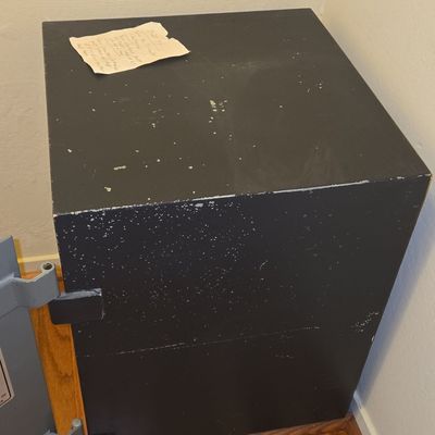 Sale Photo Thumbnail #116: AMSEC CF2518 AMVAULT TL-30 Fire Rated Composite Safe