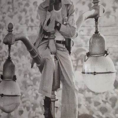 Sale Photo Thumbnail #43: Alberto Korda, 'El Quijote de la Farola' Photograph 12"x16" size