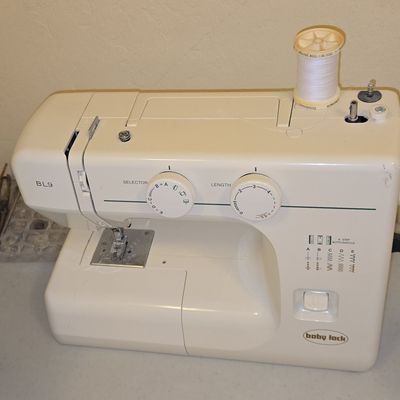 Sale Photo Thumbnail #275: Baby Lock BL9 Sewing Machine