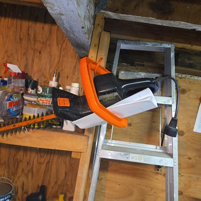 Snap-Cut 16-inch Heavy Duty Electric Hedge Trimmer