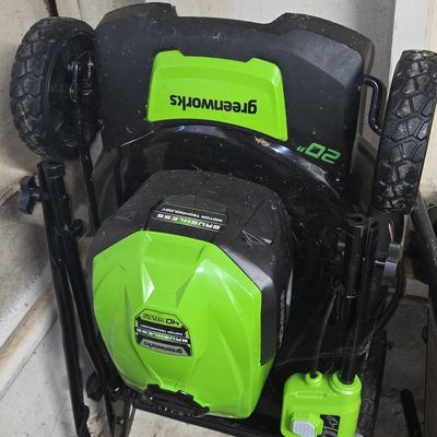 Sale Photo Thumbnail #146: Greenworks 40V 20-inch Brushless Cordless Lawn Mower